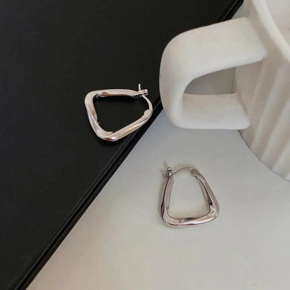 925 Sterling Silver Triangle Hoop Earrings Minimalist Small Hoop Earrings - Picture 4 of 7